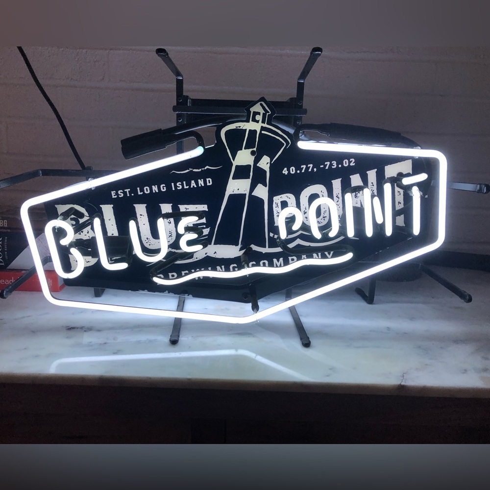 Bar Neon. Blue Point Brewery